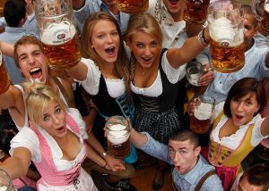 oktoberfest-festa-birra-ragazze-orari-come-arrivare-monaco-di-baviera-guida